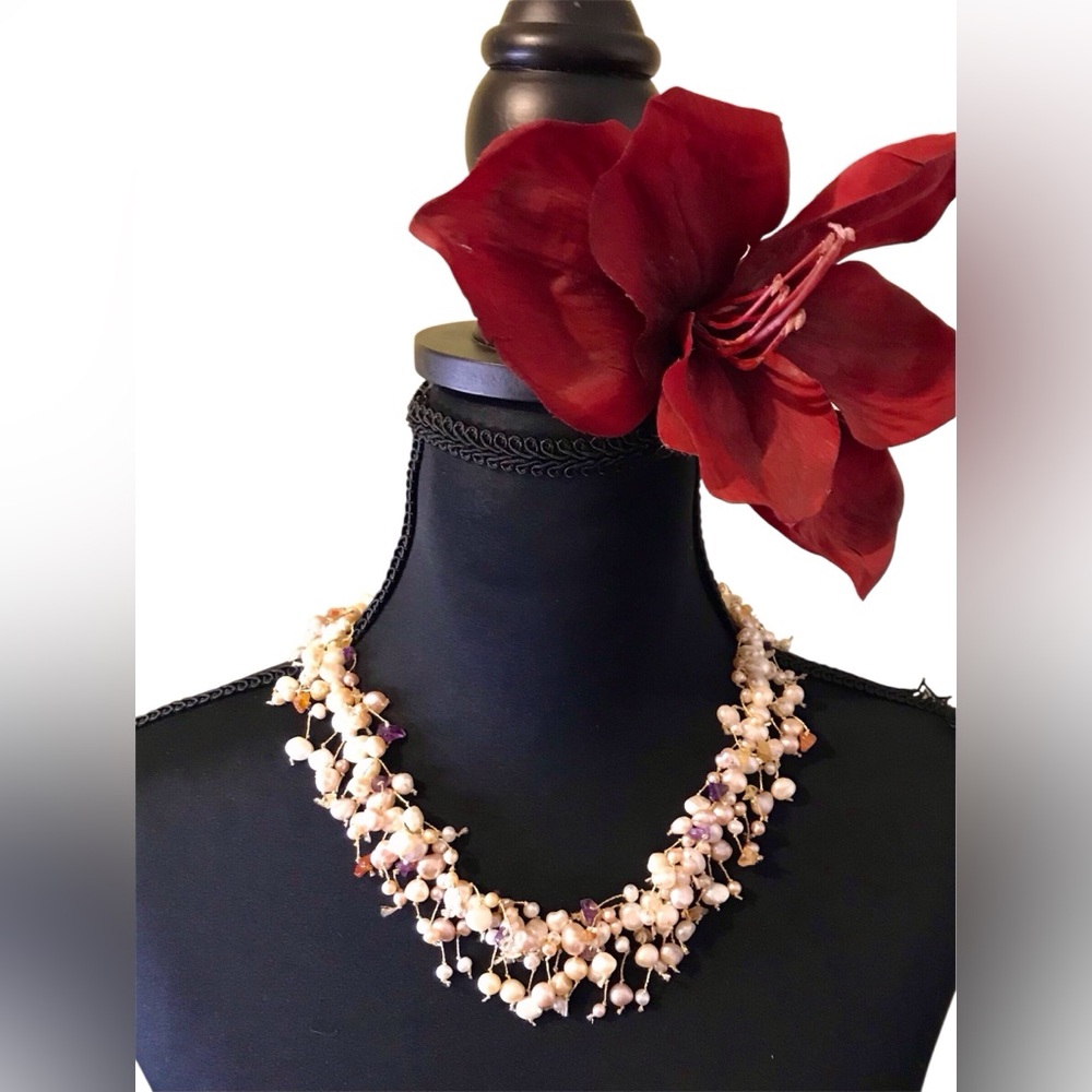 VINTAGE NECKLACE AND EARRING SET